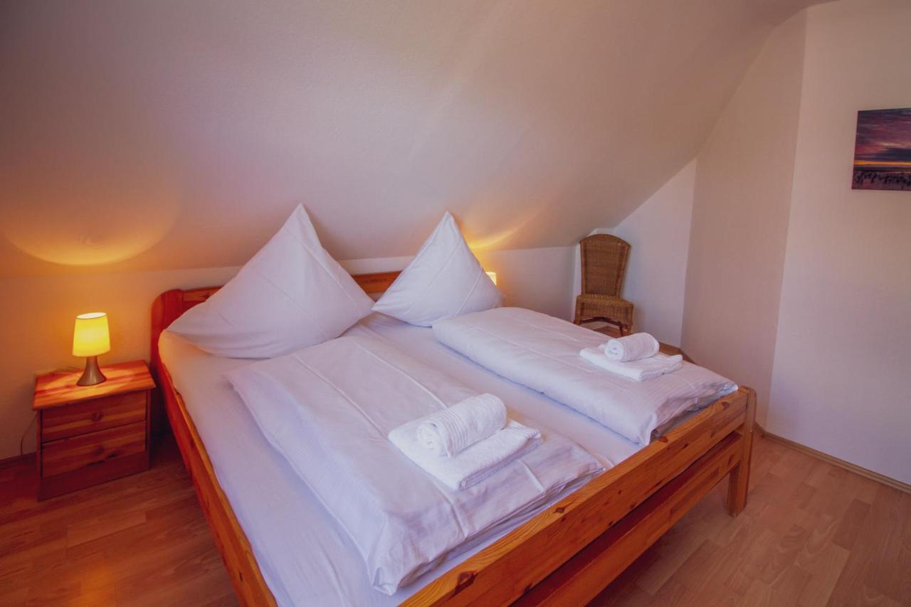 Ferienwohnung Haus Leuchtturm - Flut Krummhörn Exterior foto