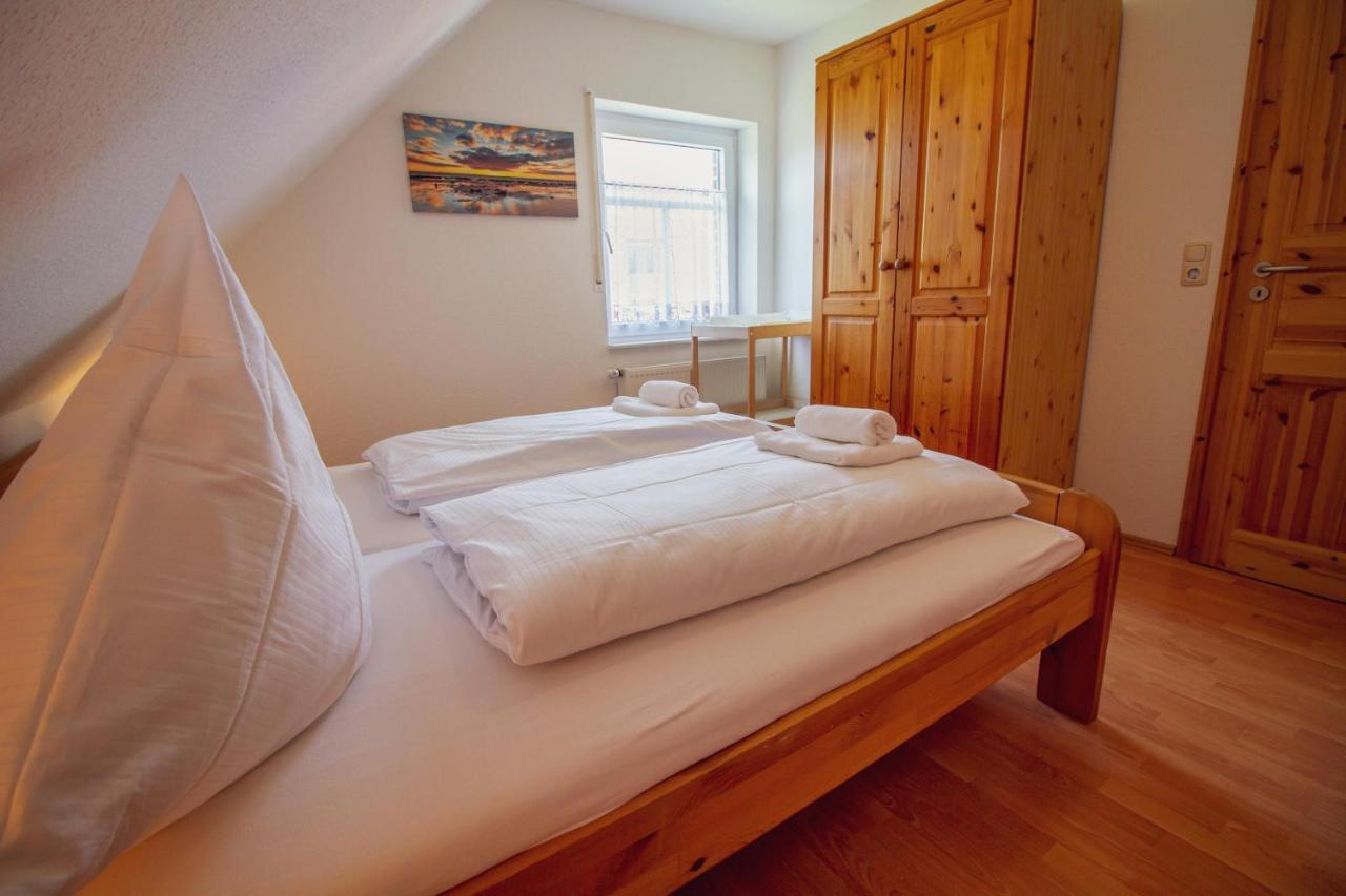 Ferienwohnung Haus Leuchtturm - Flut Krummhörn Exterior foto