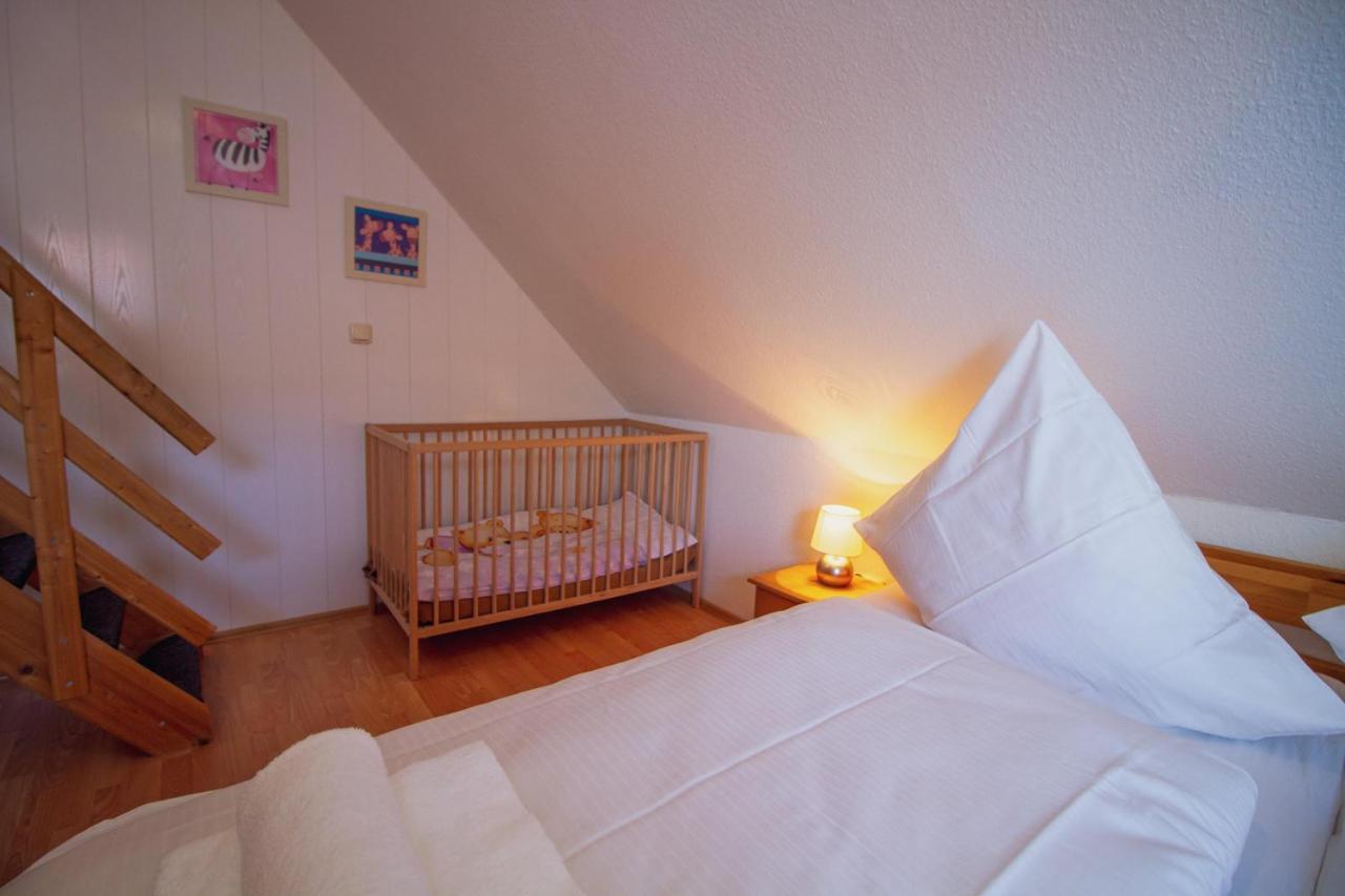 Ferienwohnung Haus Leuchtturm - Flut Krummhörn Exterior foto